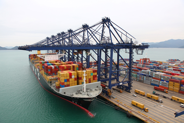 The 13,100-TEU MSC Cristina Calls at Yantian