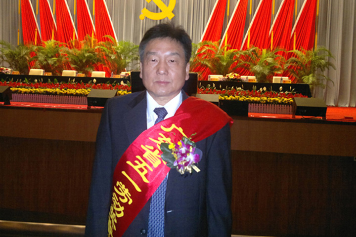 Assistant Managing Director Jiang Yansheng Awarded Provincial Model Worker Medal