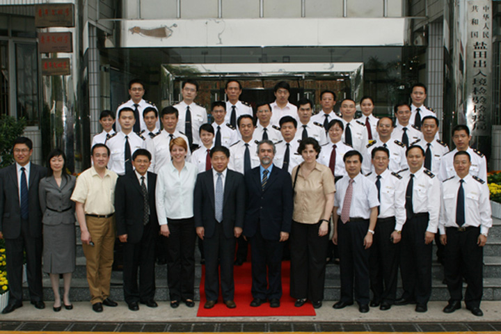 WHO delegation and Shenzhen CIQ staff 