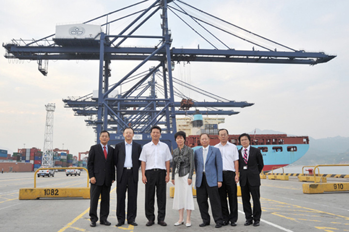 Shenzhen Vice Mayor Zhang Wen Pays a Field Study Visit to YICT