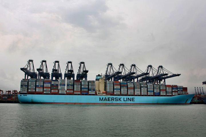 Maersk's "Ebba Maersk"on 10 June 2010(AE7E)