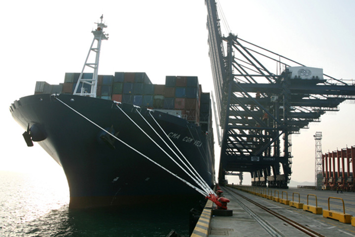 "CMA CGM Vela" on 26 October 2008 (FAL1)