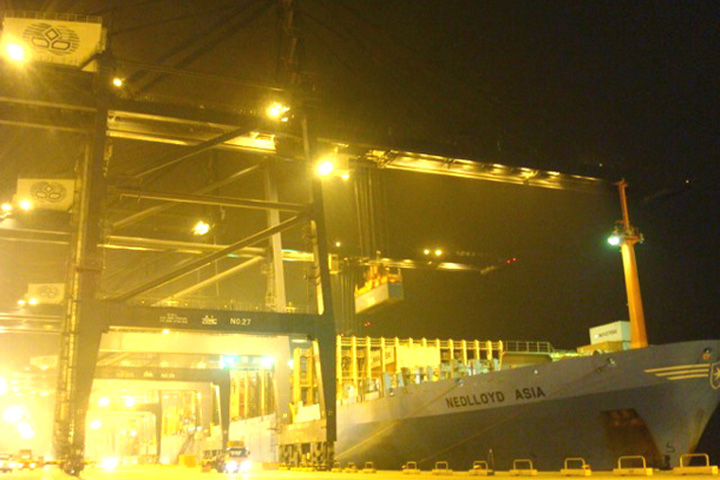 Maersk's "Nedlloyd Asia" on 14 April 2008 (FM2)