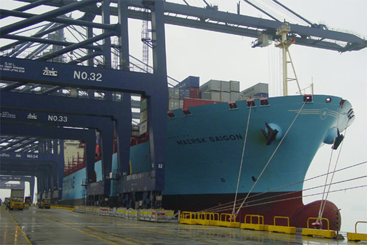 "Maersk Saigon" on 1 April 2007 (AE10E)