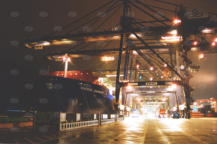 "Maersk Dammam" on 2 Feb 2003