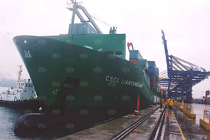 "CSCL Lianyungang" on 11 Jun 2002