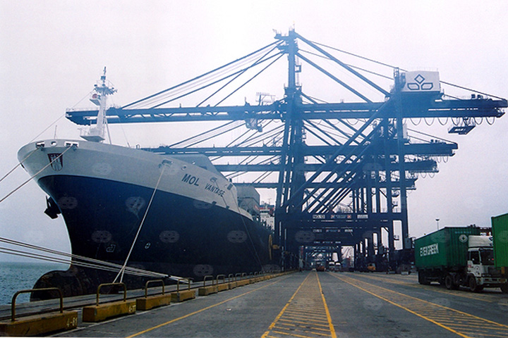 "MOL Vantage" on 9 Jun 2002