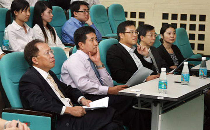 On 27 October 2008, the second "Report Meeting of YICT Summer Internship Programme" was held at SZU.