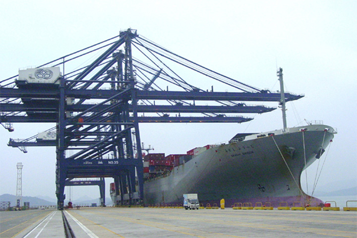 "K"Line's "Akashi Bridge" on 5 December 2004