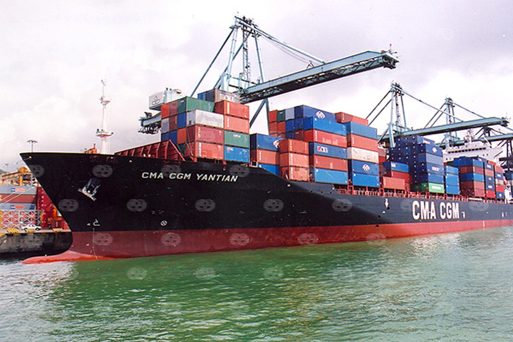 "CMA CGM Yantian" on 17 Sept 2003