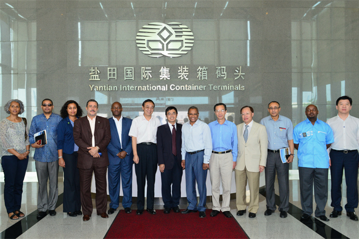 YB Wai (fourth from right), Port Development Director of YICT, with José Maria Neves (sixth from right), the Chairman of African Party for the Independence and Prime Minister of Cape Verde and his delegation