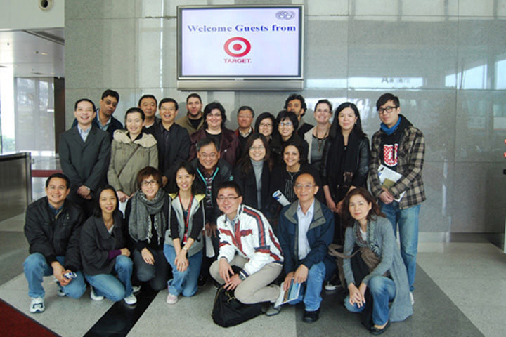 On 10th December, a delegation of 30 members from Target Corporation visited YICT. Patrick Lam, Operations and Human Resources Director of YICT, and Peter Yum, Senior Strategic Marketing Manager of YICT, led the terminal tour and delivered presentations on terminal operations and container rail services.