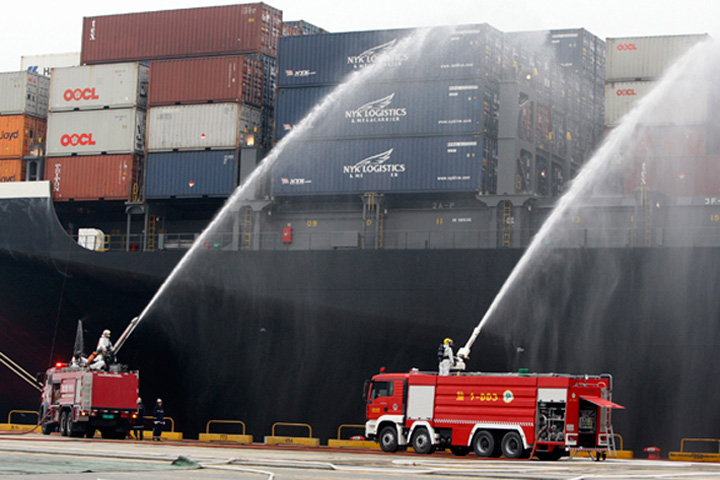 On 2 February 2010, a fire drill organised by the Yantian District Government was successfully completed at YICT's Berth No. 9.