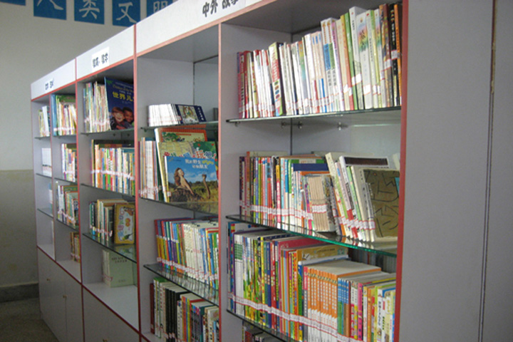 A bookshelf in the Bo Hai Reading Room of Dahai Hope Primary School
