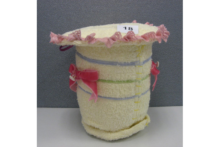 Tissue case made from towels