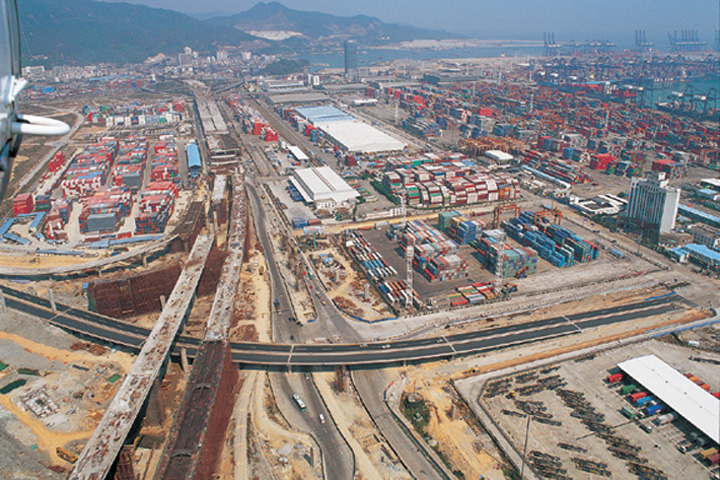 The Second Access Road to Yantian well under construction (2 March 2008)