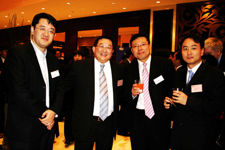 On 18 January 2008, YICT invited more than 500 guests from shipping lines, shipping agents, end-users and third-party logistics providers to its Spring Dinner at InterContinental Shenzhen.