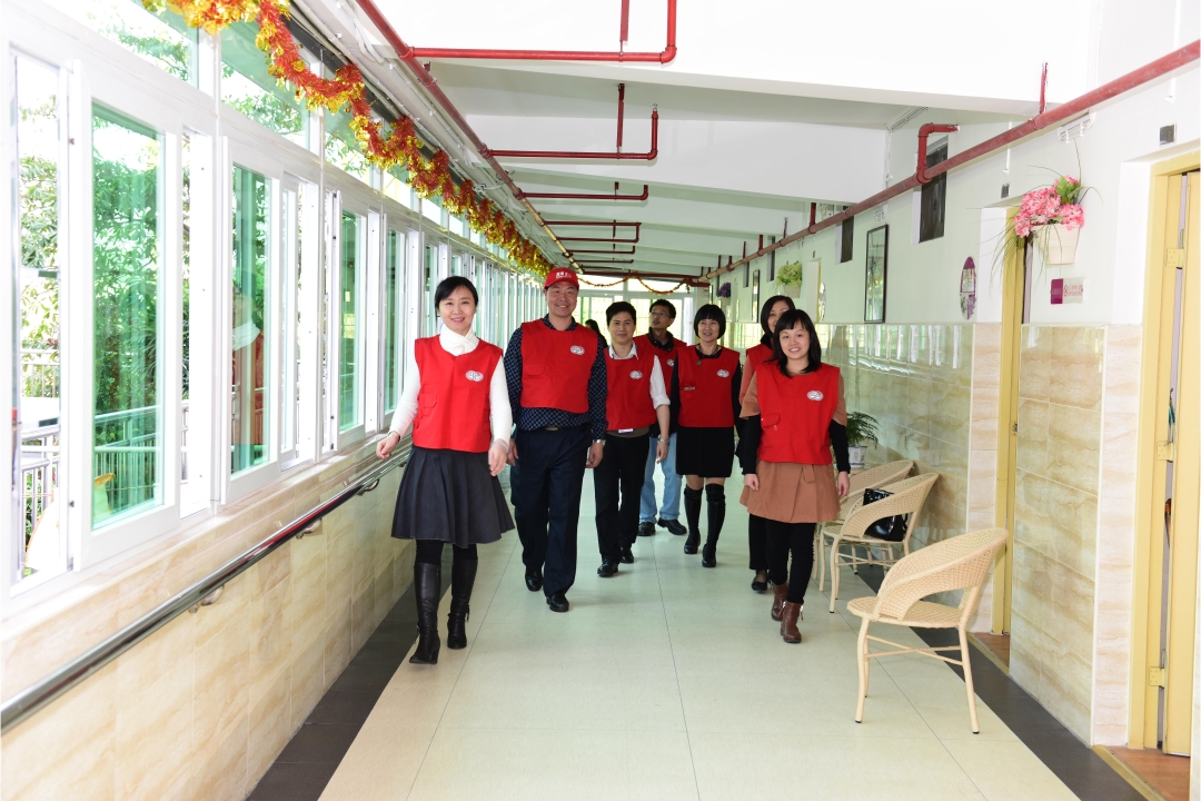 YICT volunteers visit elderly residents at the Yantian District Welfare Centre