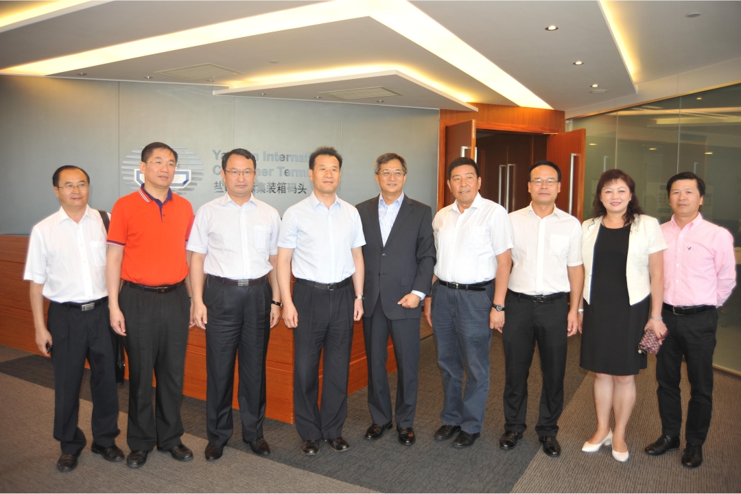 Patrick Lam, Managing Director of YICT (5th from left) with Gao Shuxun (4th from left), Vice Governor of Yunnan Province
