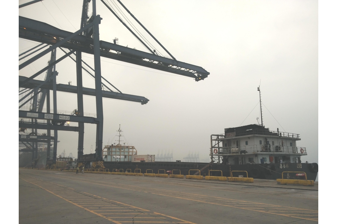 YICT welcomes the first feeder of the Zhanjiang-Yantian Service