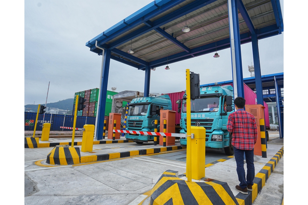 New Gatehouse of Pingyan Railway Station Opens to Traffic