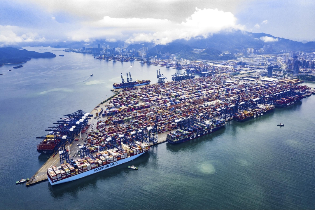 On 27 May 2020, YANTIAN was proud to receive five mega-vessels with respective deadweights of 200,000 tons.