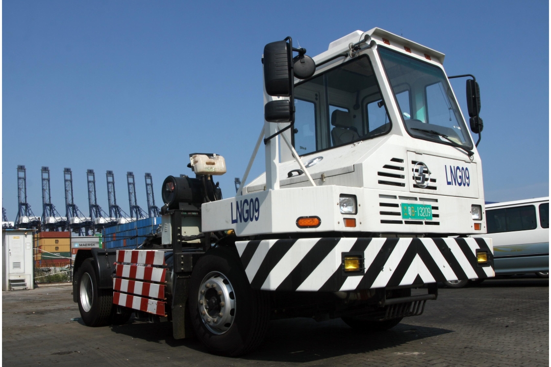 LNG-powered Tractors