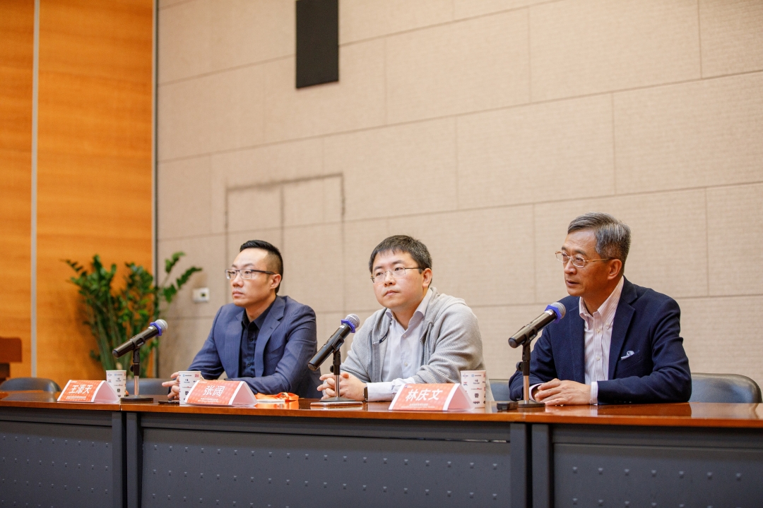 Kuo Zhang, General Manager of Alibaba.com, TT Wang, General Manager of Alibaba.com Supply Chain, and Patrick Lam, Managing Director of YANTIAN, attended the pre-event press conference.