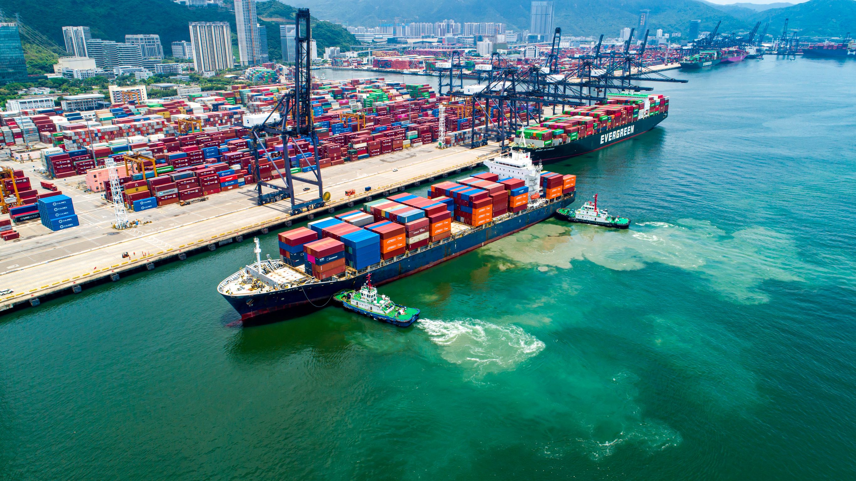 盐田国际集装箱码头 - 新闻中心 - 公司新闻 - 提质增效,逆势突破