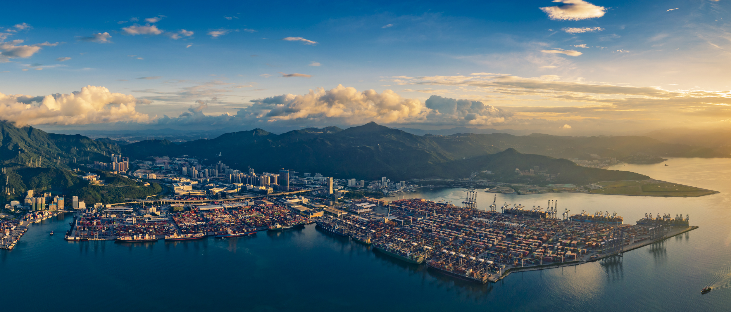 盐田国际集装箱码头 - 新闻中心 - 公司新闻 - 面对航运市场乌卡时代